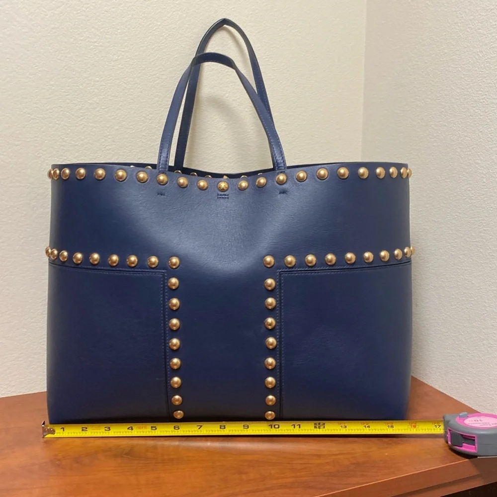 Tory Burch Block T Tote, Navy and Gold. - Picture 2 of 12